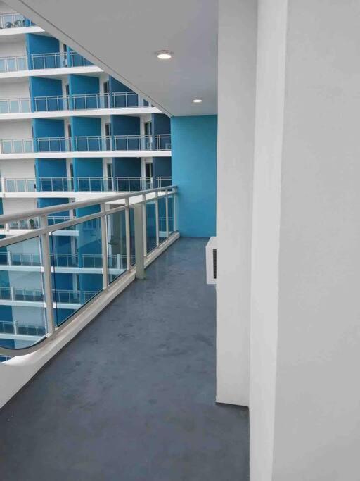 1Bedroom Unit At Azure North With Netflix Up To 6Pax San Fernando  Buitenkant foto