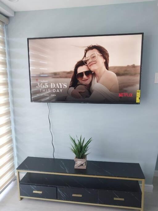 1Bedroom Unit At Azure North With Netflix Up To 6Pax San Fernando  Buitenkant foto