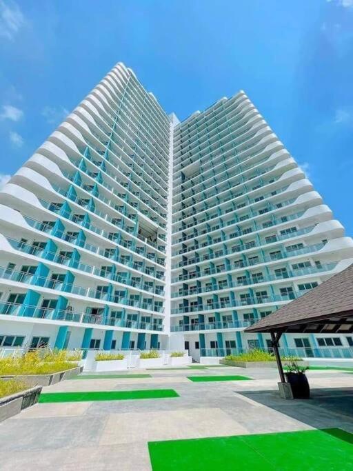 1Bedroom Unit At Azure North With Netflix Up To 6Pax San Fernando  Buitenkant foto